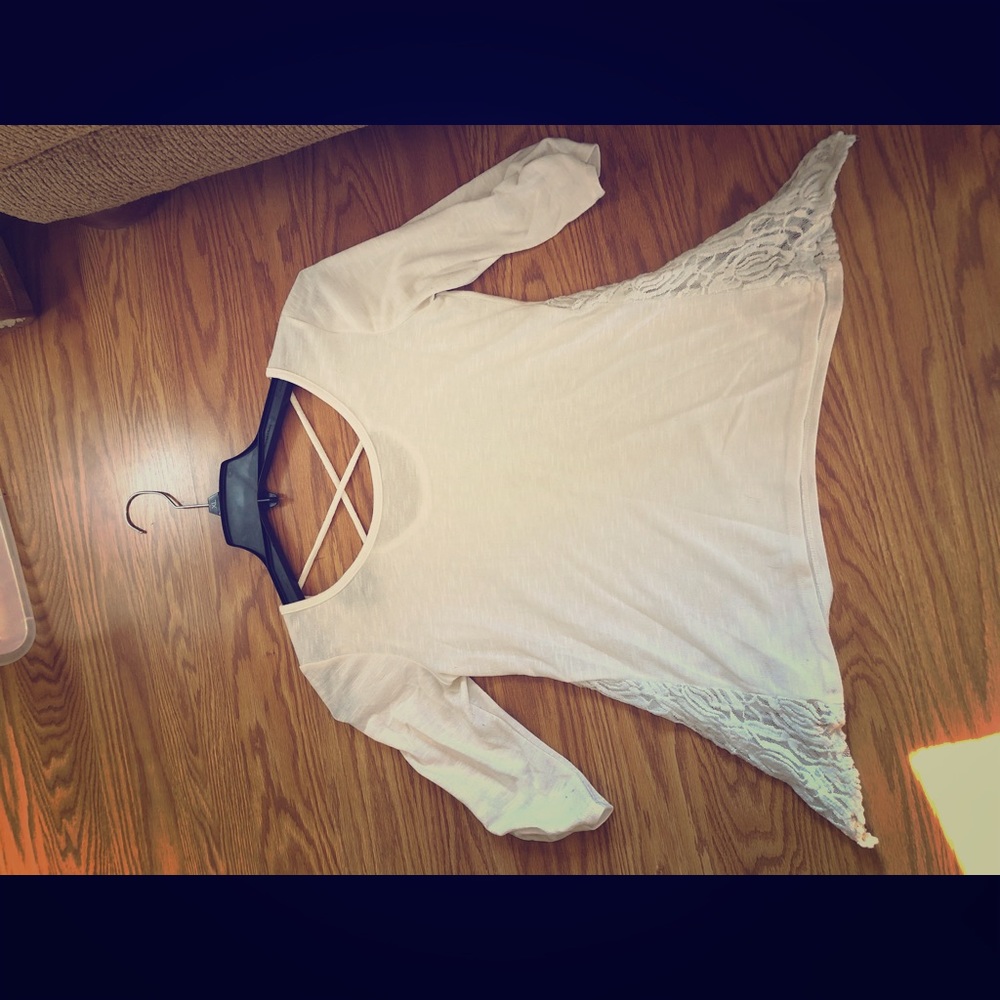 White - quarter length sleeve